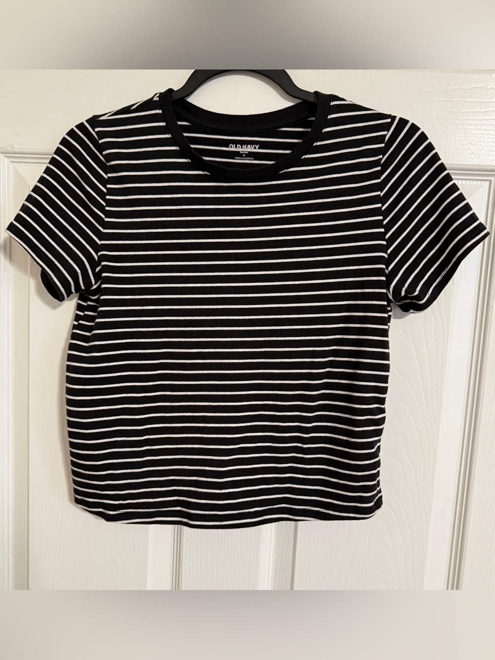 Old Navy Black & White Striped Short-Sleeve Tee